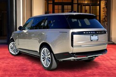 2025 Land Rover Range Rover P530 SE 7 Seat SUV