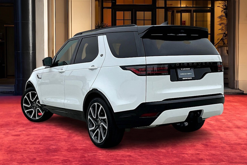 New 2025 Land Rover Discovery P360 Dynamic SE SUV