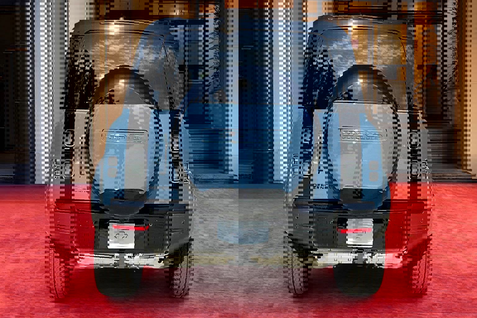 2026 Land Rover Defender 110 S photo 4