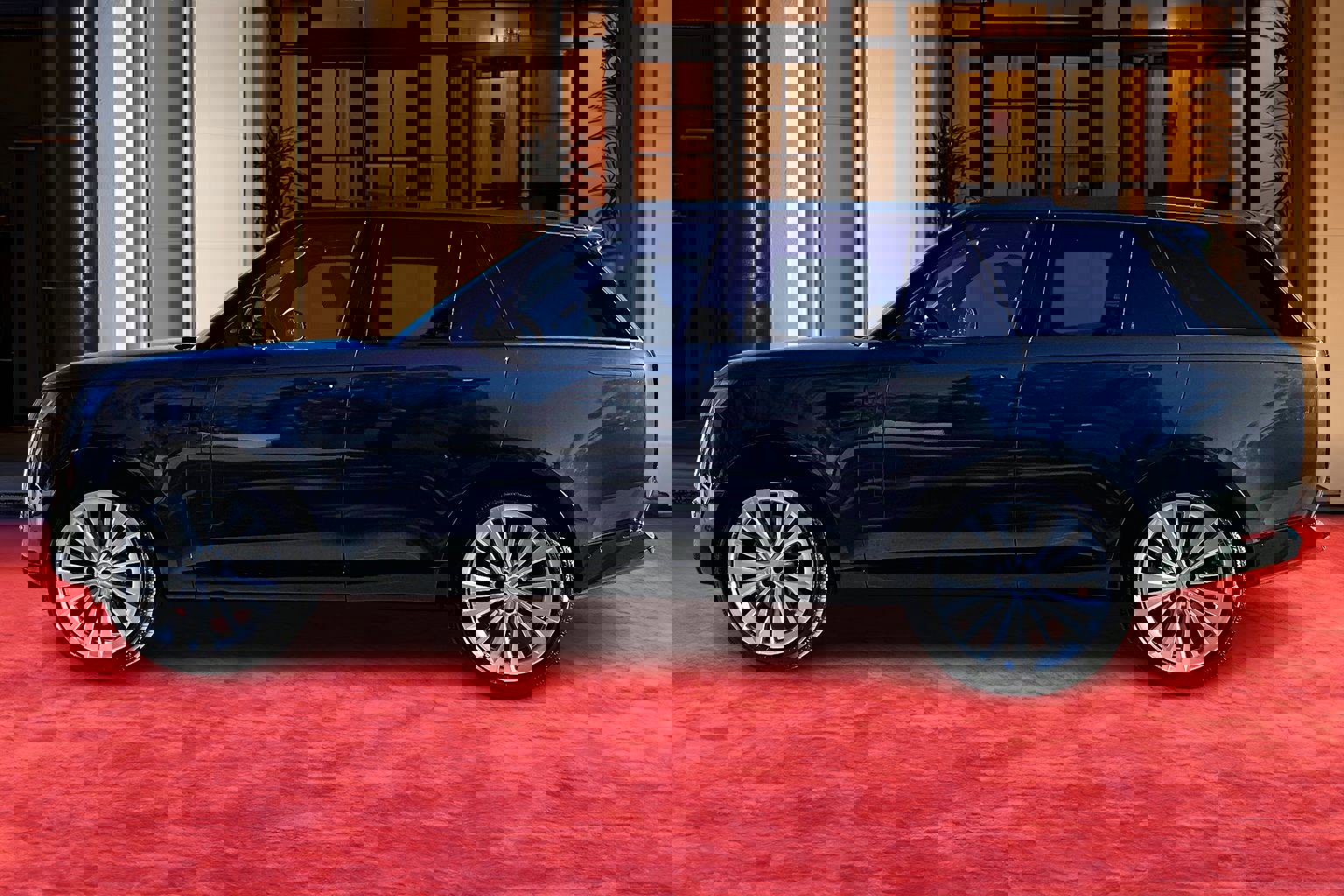 2025 Land Rover Range Rover SE photo 3