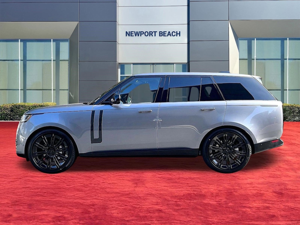 New 2026 Land Rover Range Rover P400 SE SUV