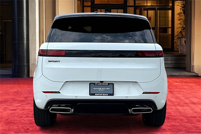 2025 Land Rover Range Rover Sport SE photo 3