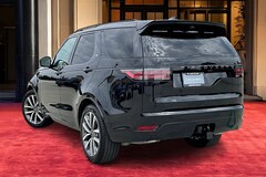 2025 Land Rover Discovery P360 Dynamic SE SUV