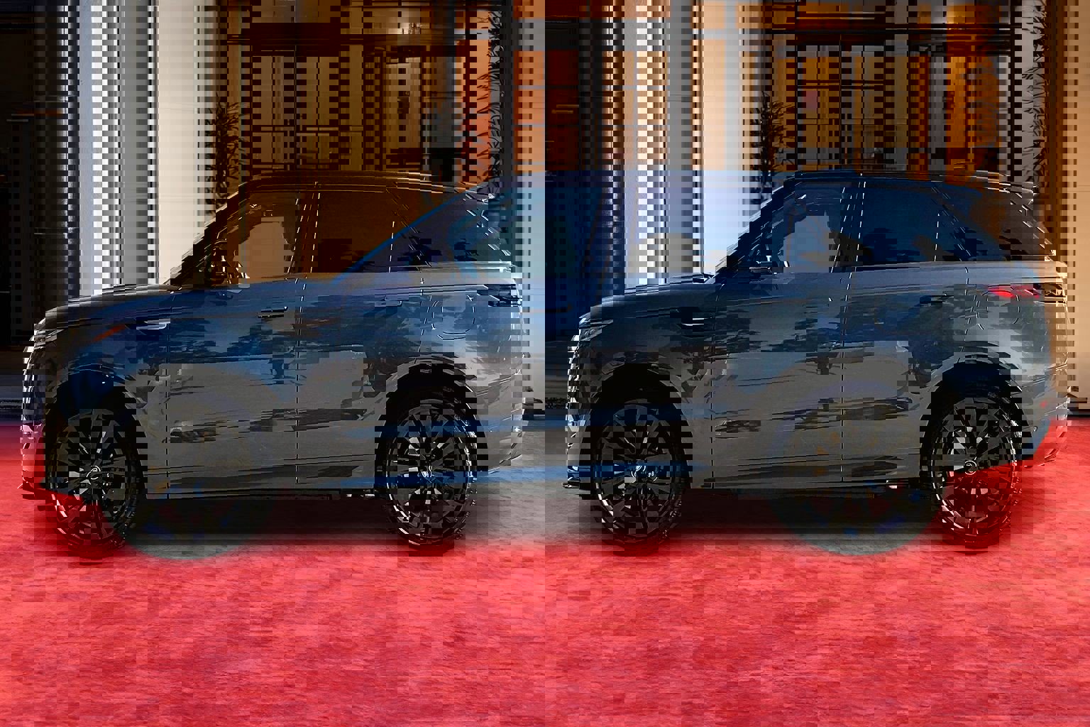 2025 Land Rover Range Rover Sport SE photo 3