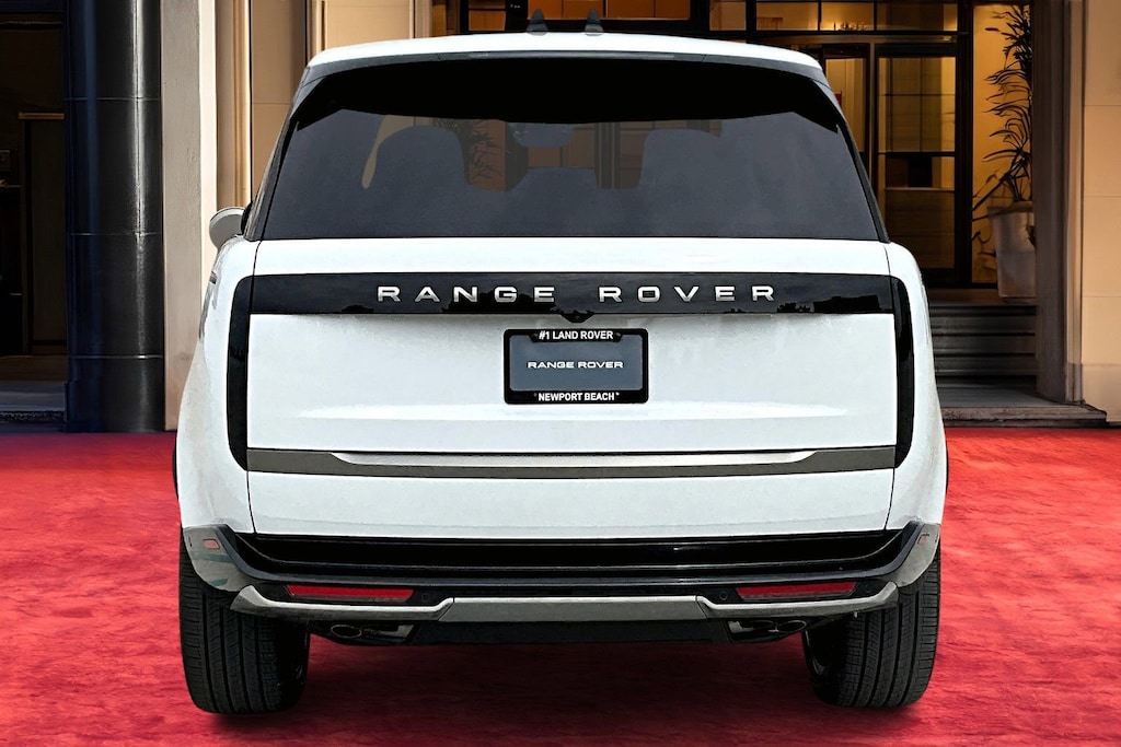 New 2025 Land Rover Range Rover P530 SE SUV