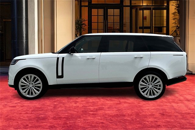2025 Land Rover Range Rover SE photo 2