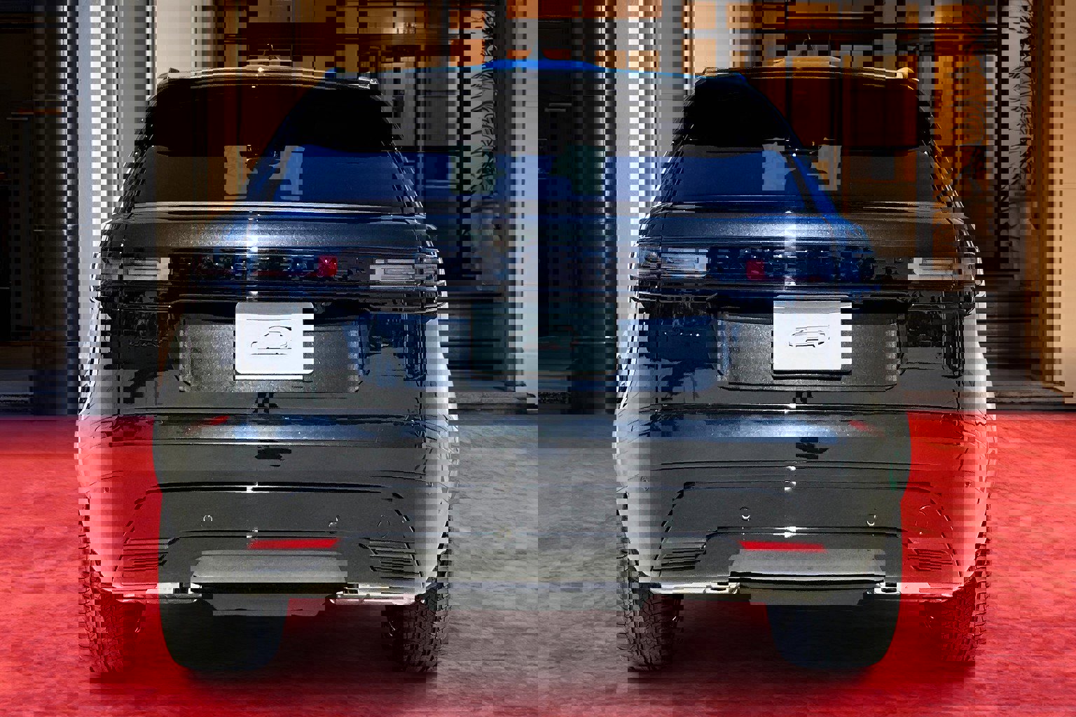 2026 Land Rover Range Rover Velar P250 Dynamic SE photo 4