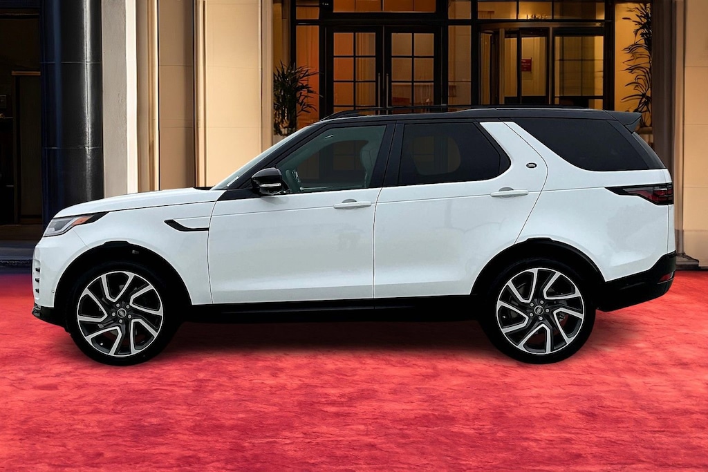 New 2025 Land Rover Discovery P360 Dynamic SE SUV