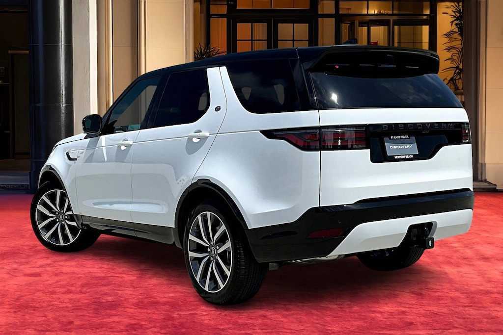 New 2025 Land Rover Discovery P360 Dynamic SE SUV