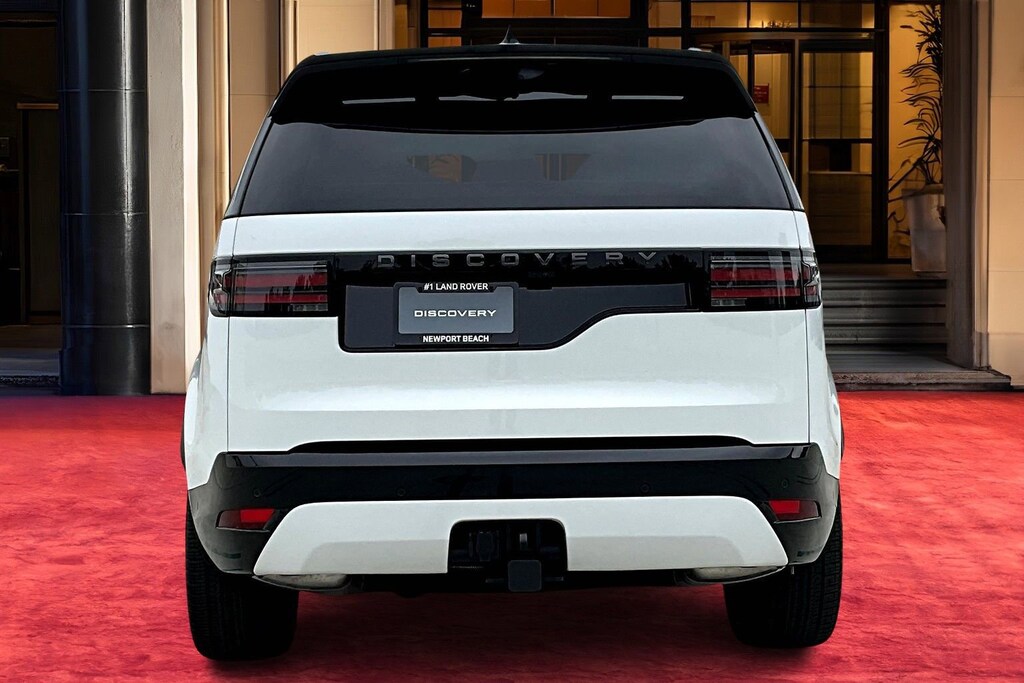 New 2025 Land Rover Discovery P360 Dynamic SE SUV