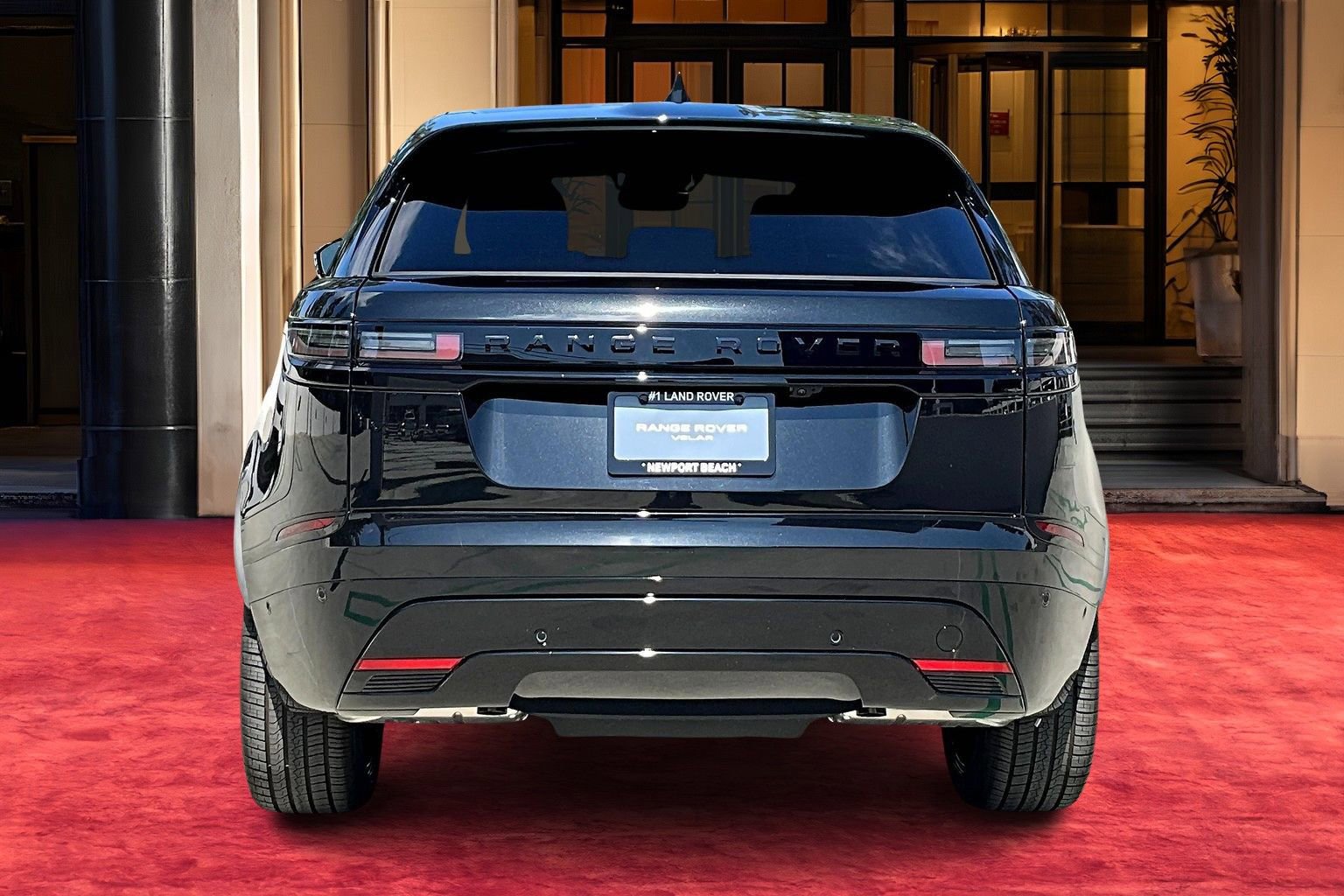 2026 Land Rover Range Rover Velar P400 Dynamic SE photo 4