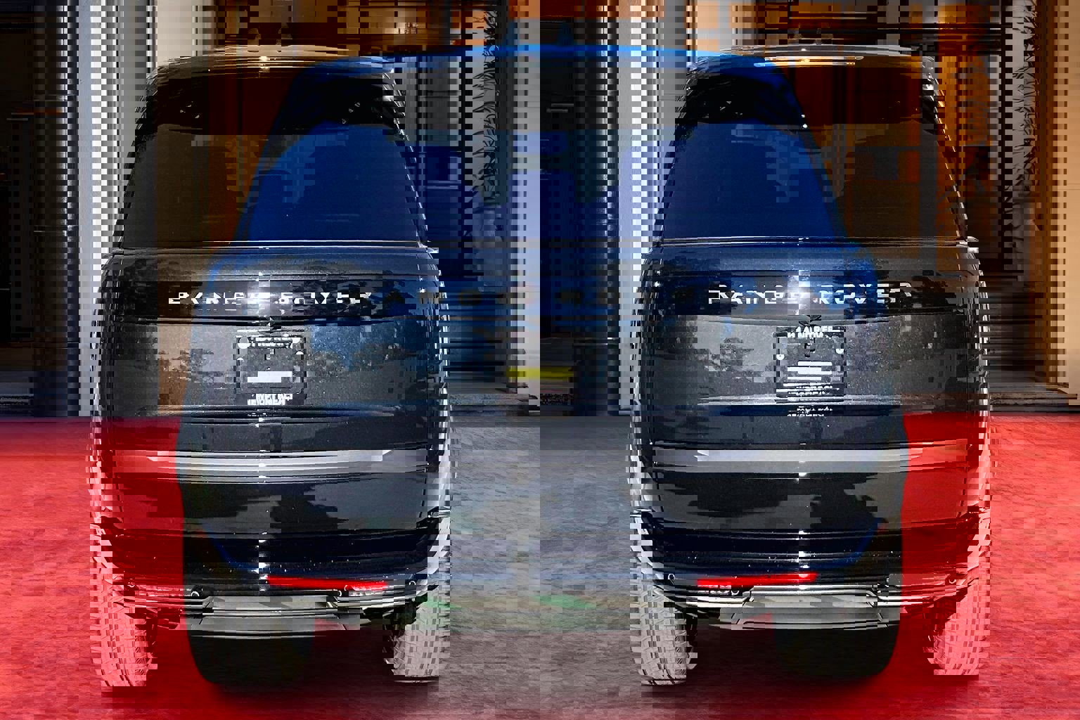 2025 Land Rover Range Rover SE photo 4