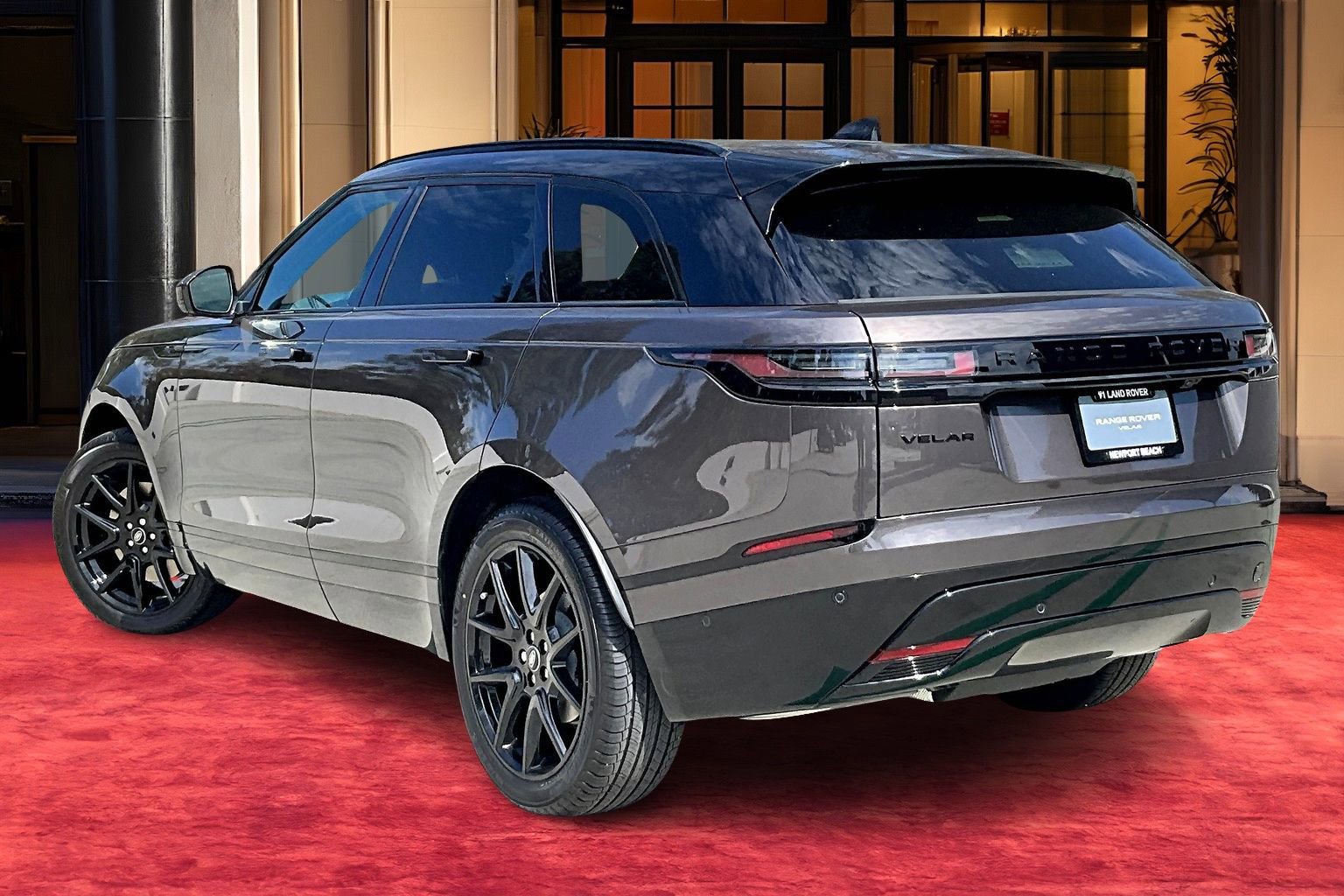 2026 Land Rover Range Rover Velar P250 Dynamic SE photo 2