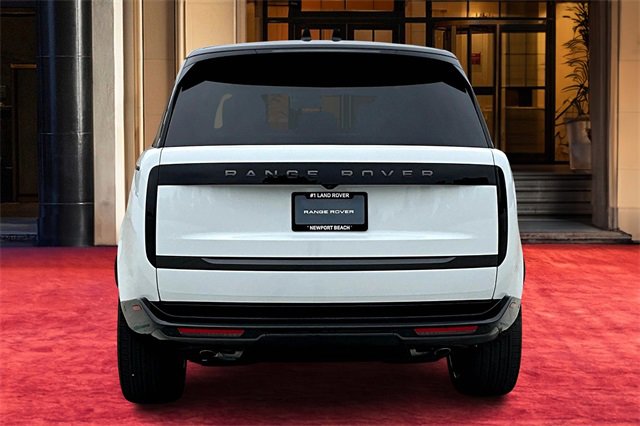 2025 Land Rover Range Rover SE photo 4