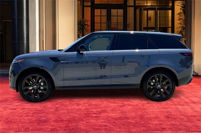 2025 Land Rover Range Rover Sport P360 SE photo 3