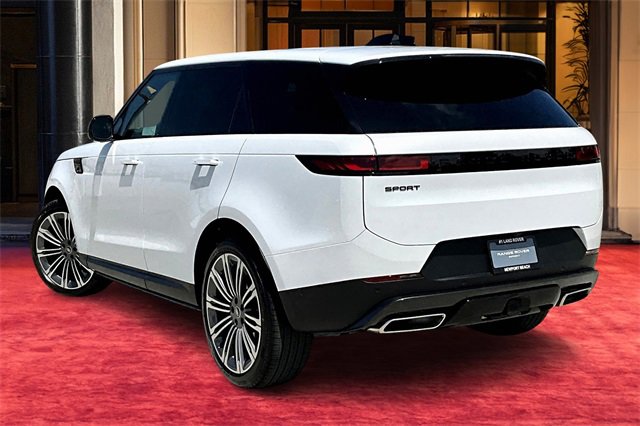 2025 Land Rover Range Rover Sport P360 SE photo 2