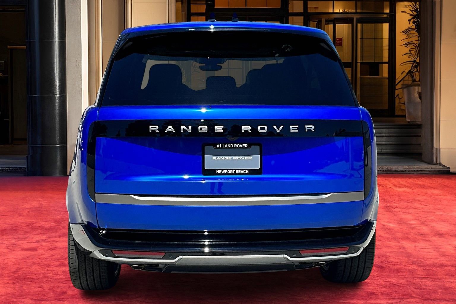 2025 Land Rover Range Rover SE photo 4