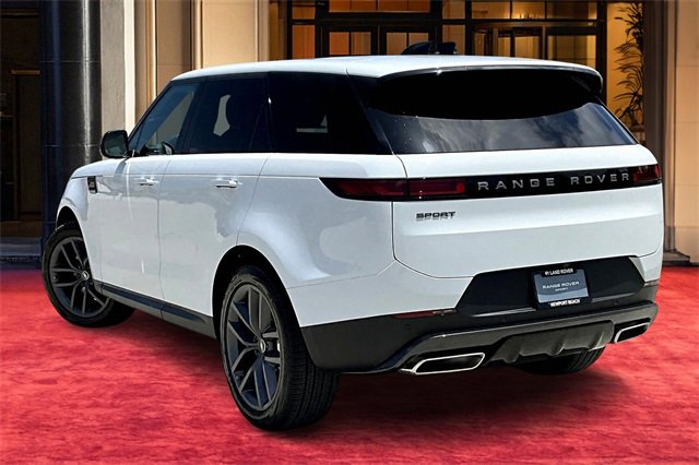 2025 Land Rover Range Rover Sport P360 SE photo 2