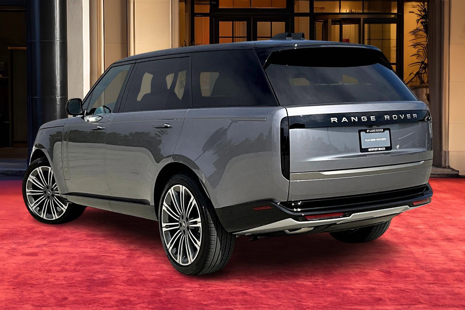 2025 Land Rover Range Rover SE photo 2