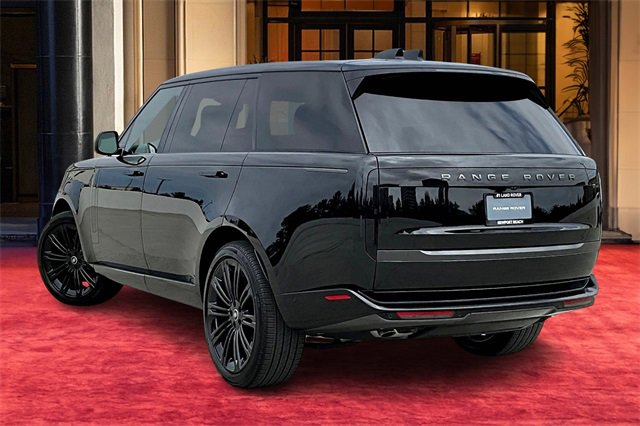 2025 Land Rover Range Rover SE photo 2