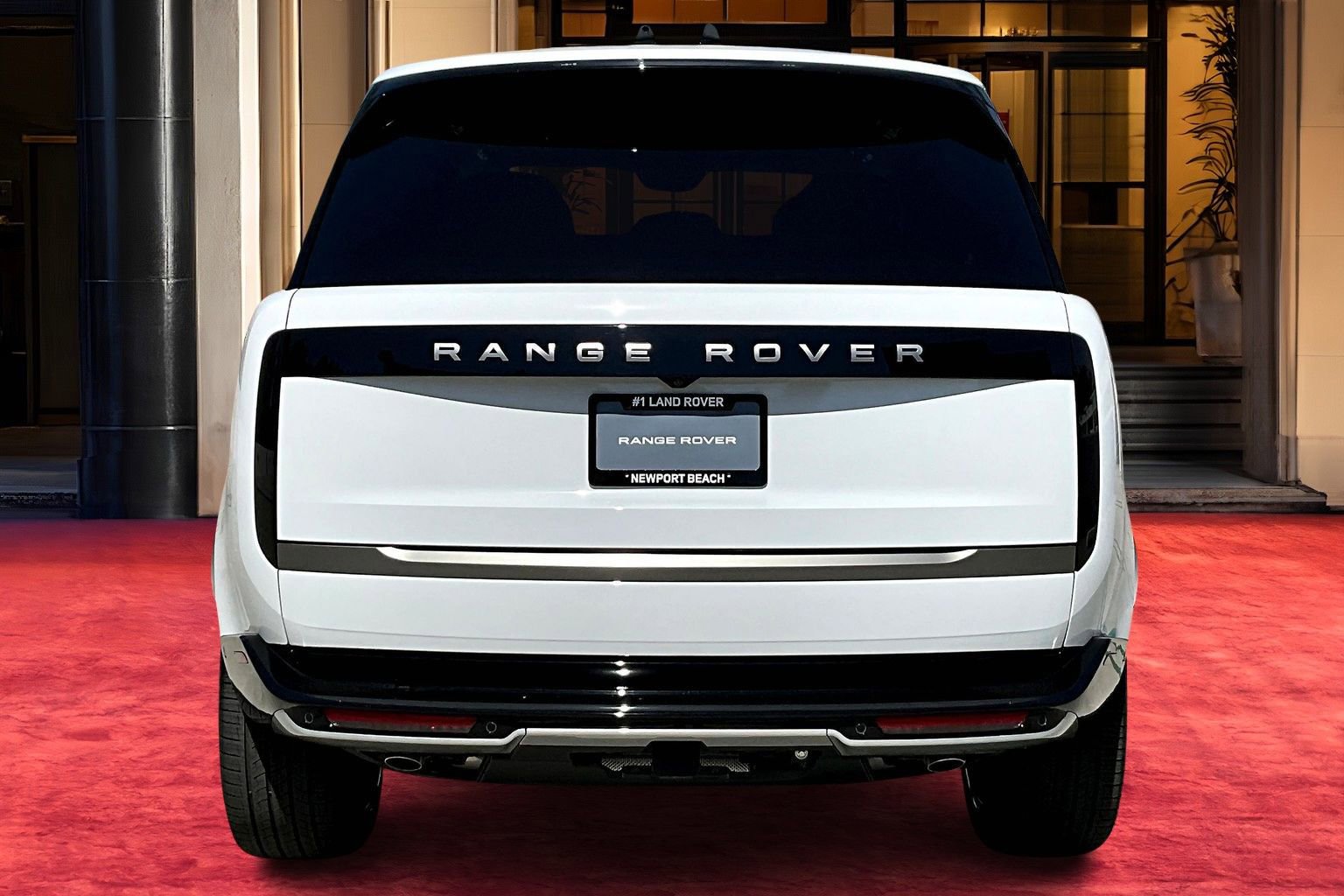 2025 Land Rover Range Rover SE photo 2