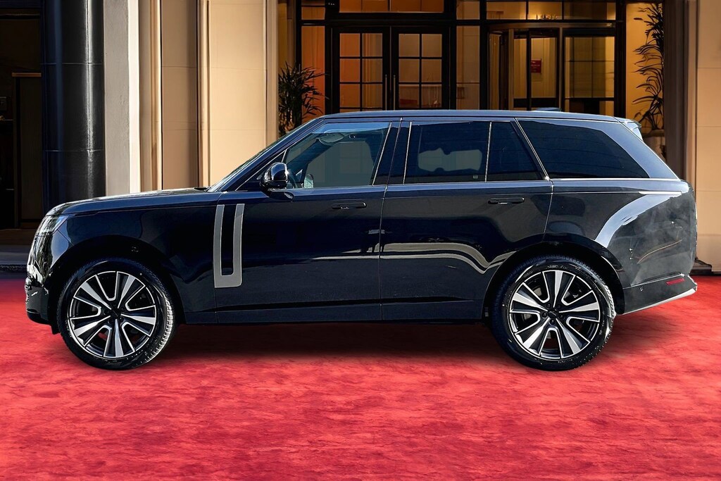 New 2026 Land Rover Range Rover P530 SE SUV