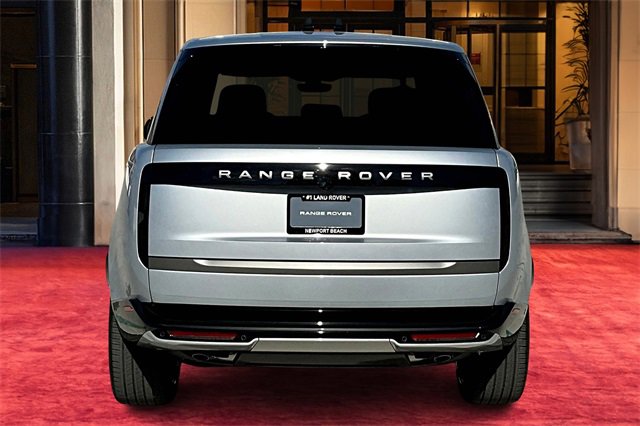 2025 Land Rover Range Rover SE photo 4