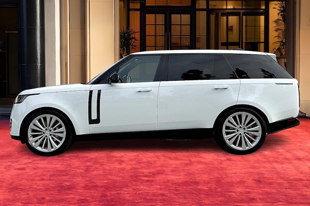 New 2025 Land Rover Range Rover P400 SE 7 Seat SUV