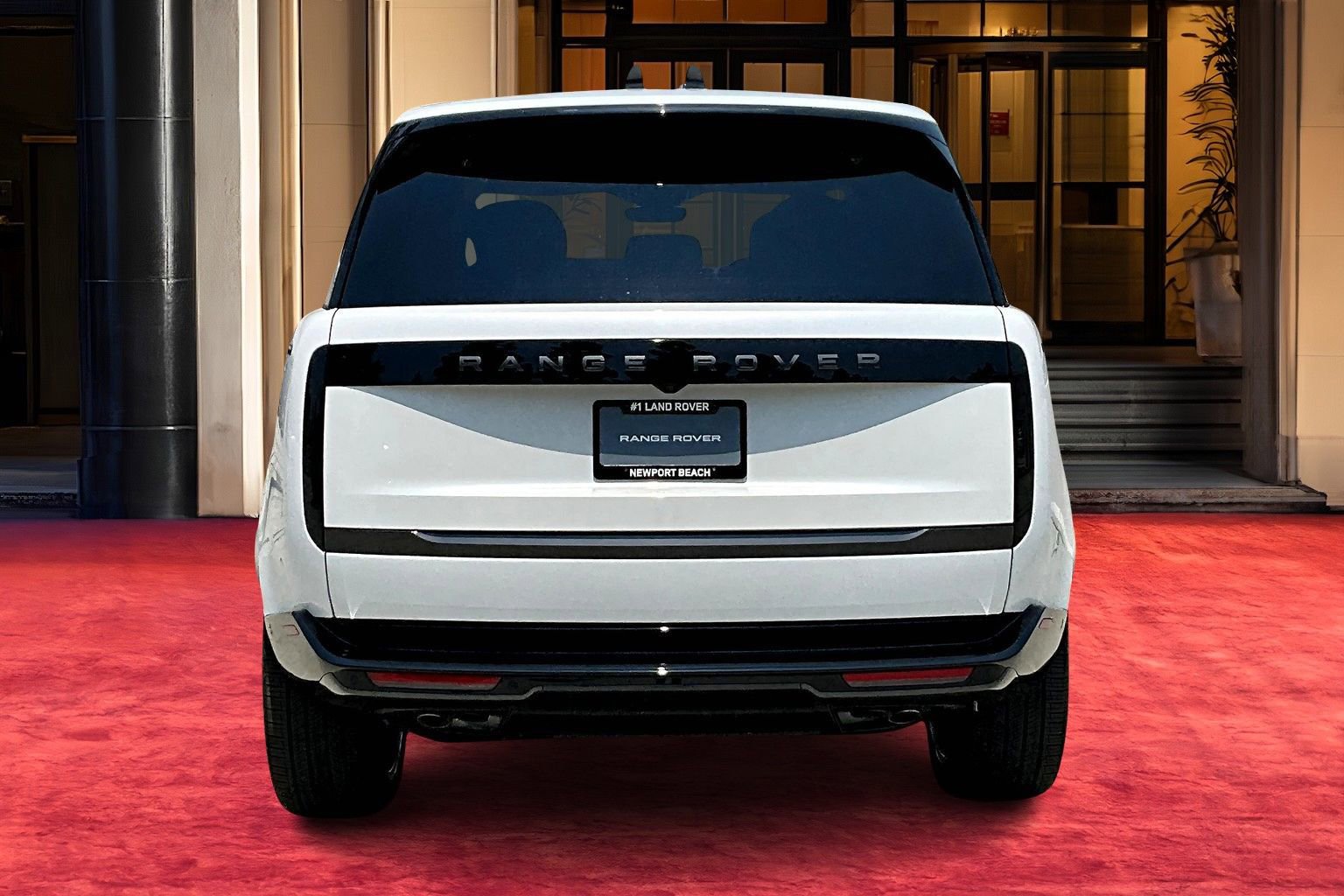 2025 Land Rover Range Rover SE photo 4