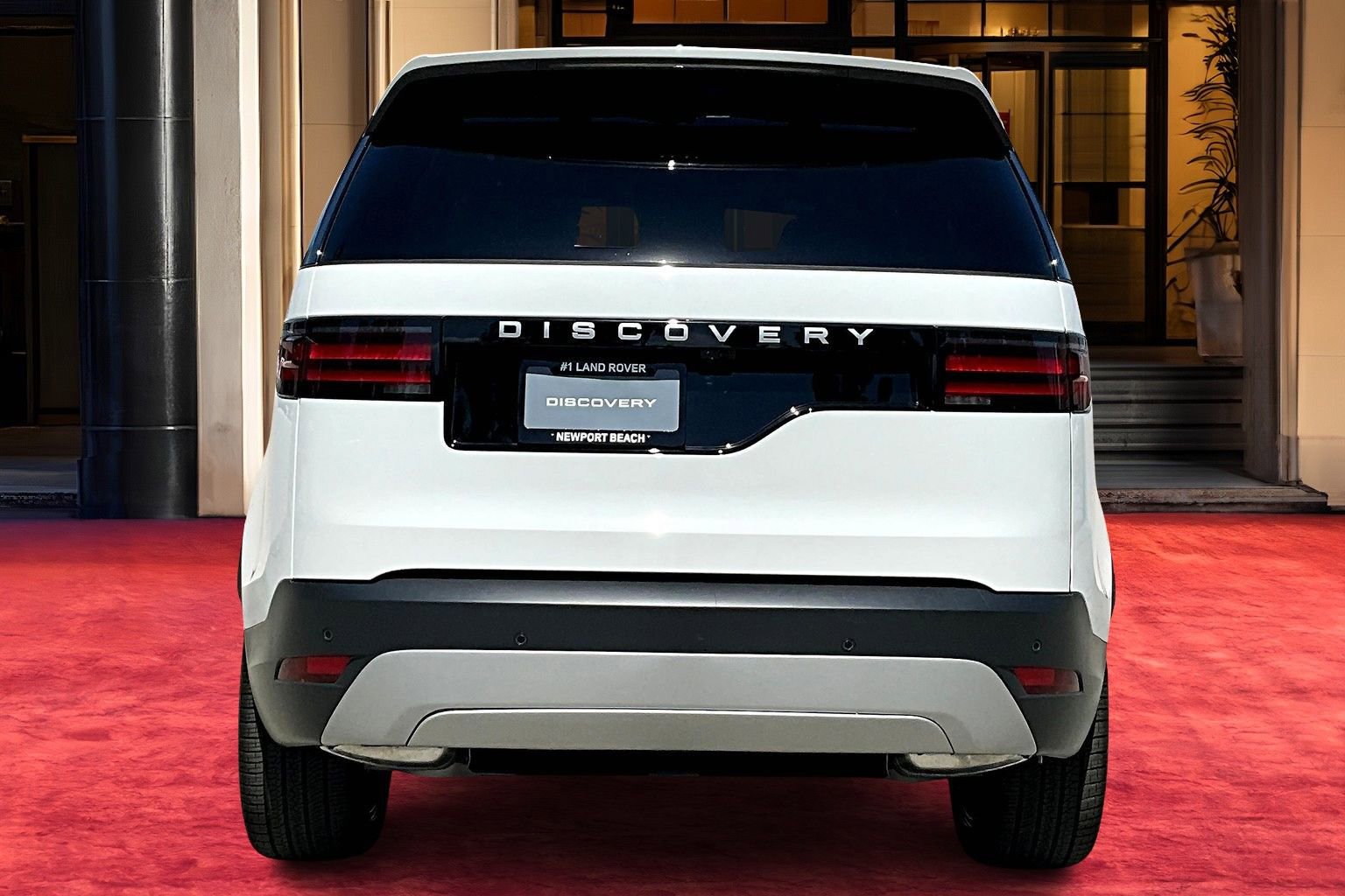 2025 Land Rover Discovery P300 S photo 4