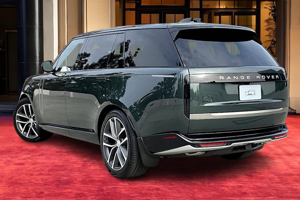 New 2025 Land Rover Range Rover P400 SE 7 Seat SUV