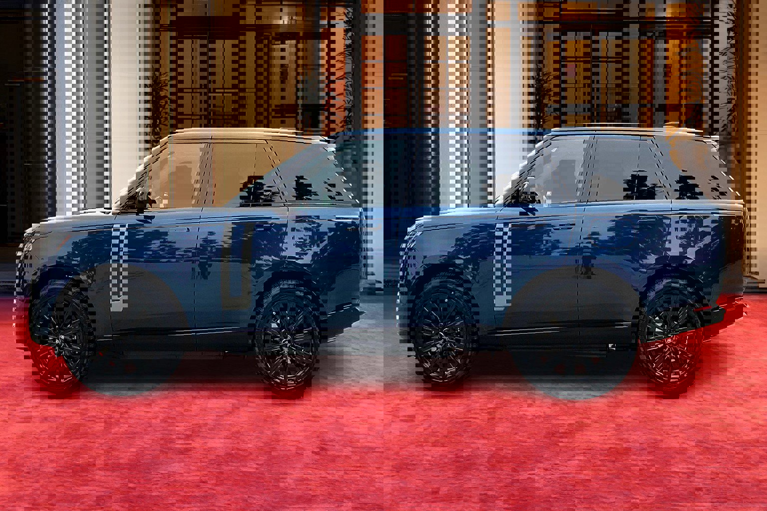 2025 Land Rover Range Rover SE photo 2