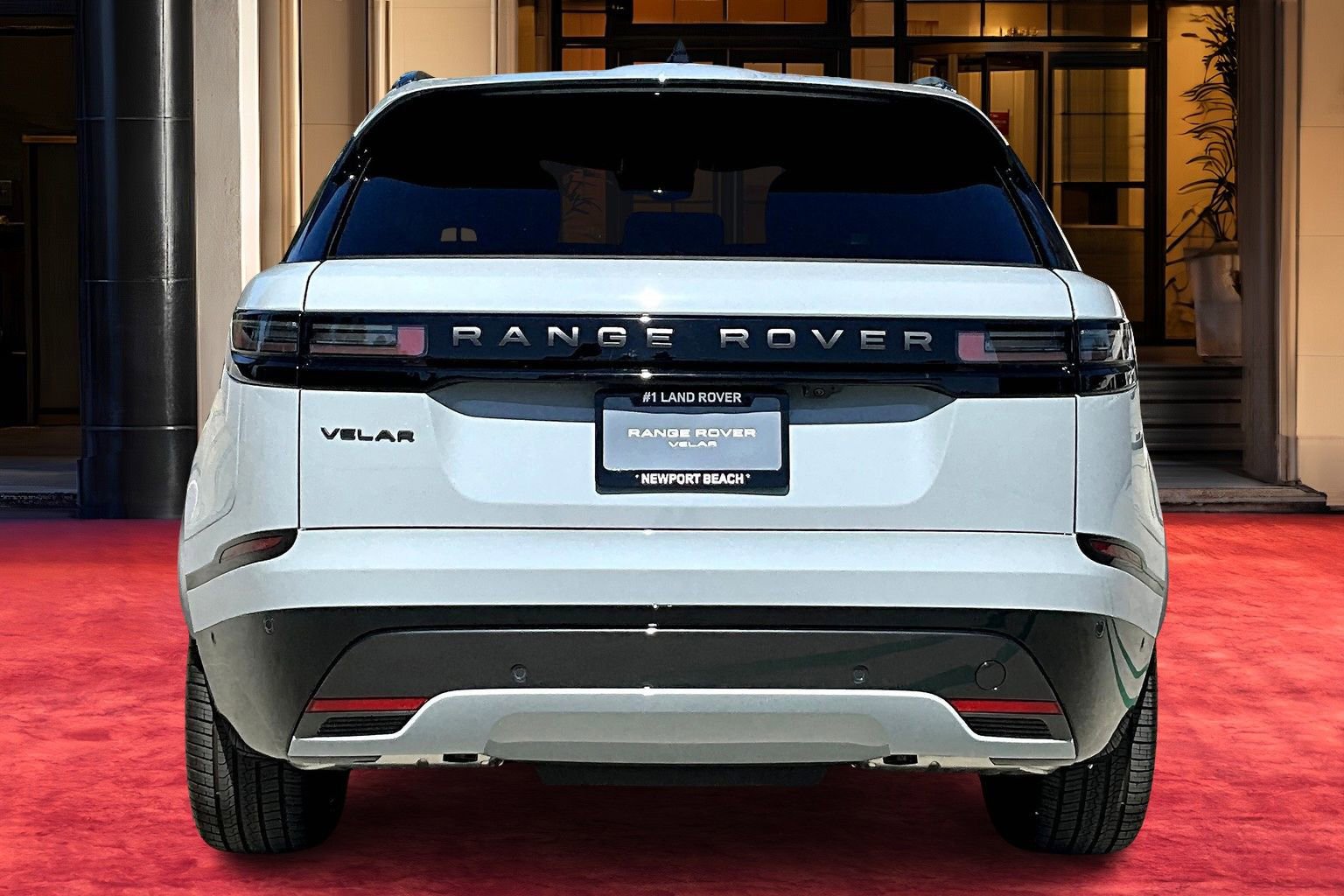 2026 Land Rover Range Rover Velar SE photo 4