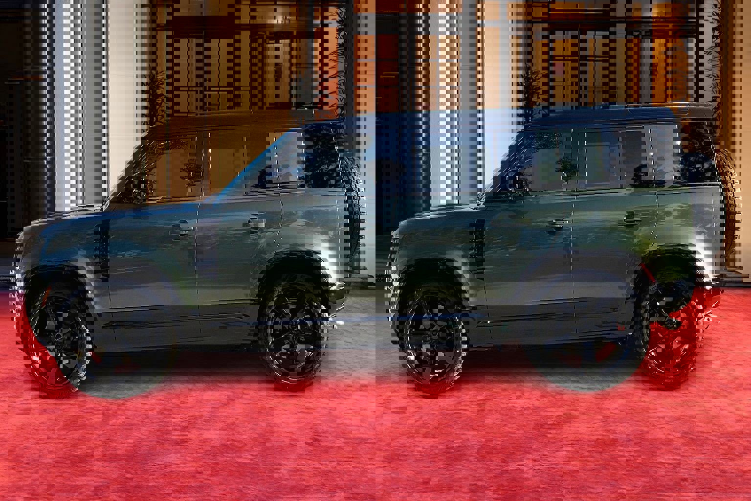 2026 Land Rover Defender 110 X-Dynamic SE photo 3