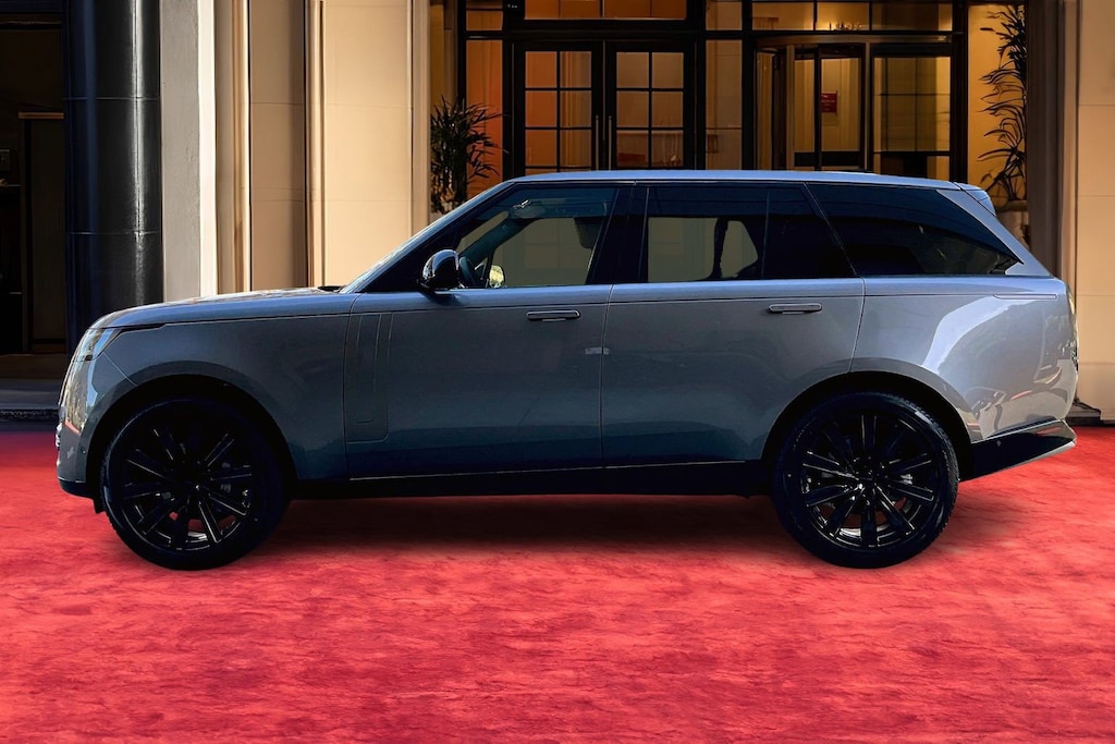 New 2026 Land Rover Range Rover P400 SE SUV