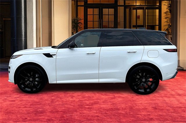 2025 Land Rover Range Rover Sport SE photo 2
