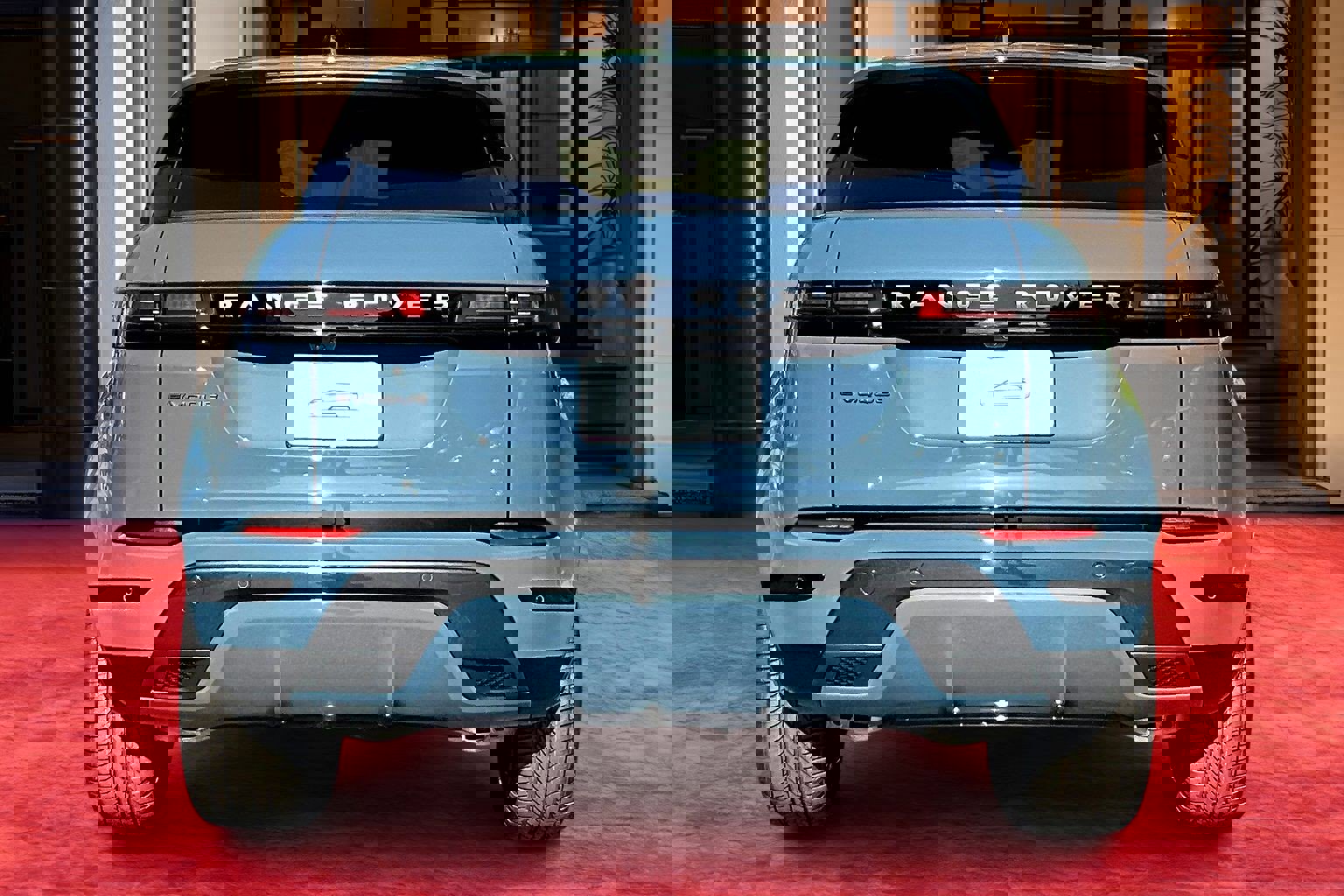 2026 Land Rover Range Rover Evoque Dynamic SE photo 4