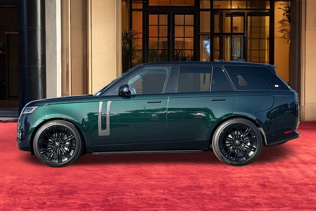 New 2025 Land Rover Range Rover P400 SE SUV