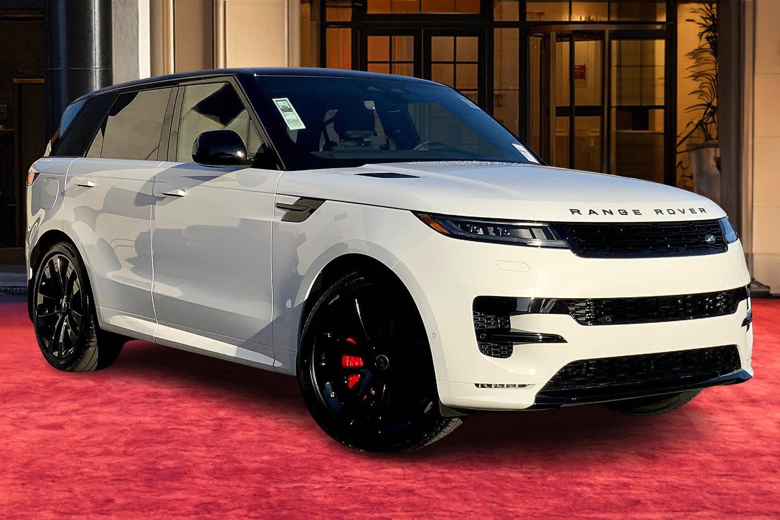 2025 Land Rover Range Rover Sport P530 Dynamic SE photo 2