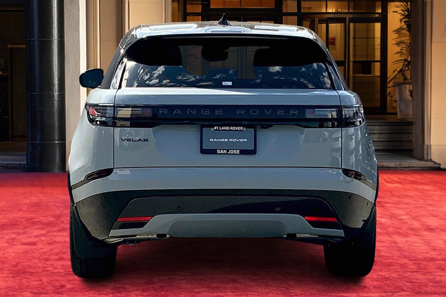 2026 Land Rover Range Rover Velar P400 Dynamic SE photo 3
