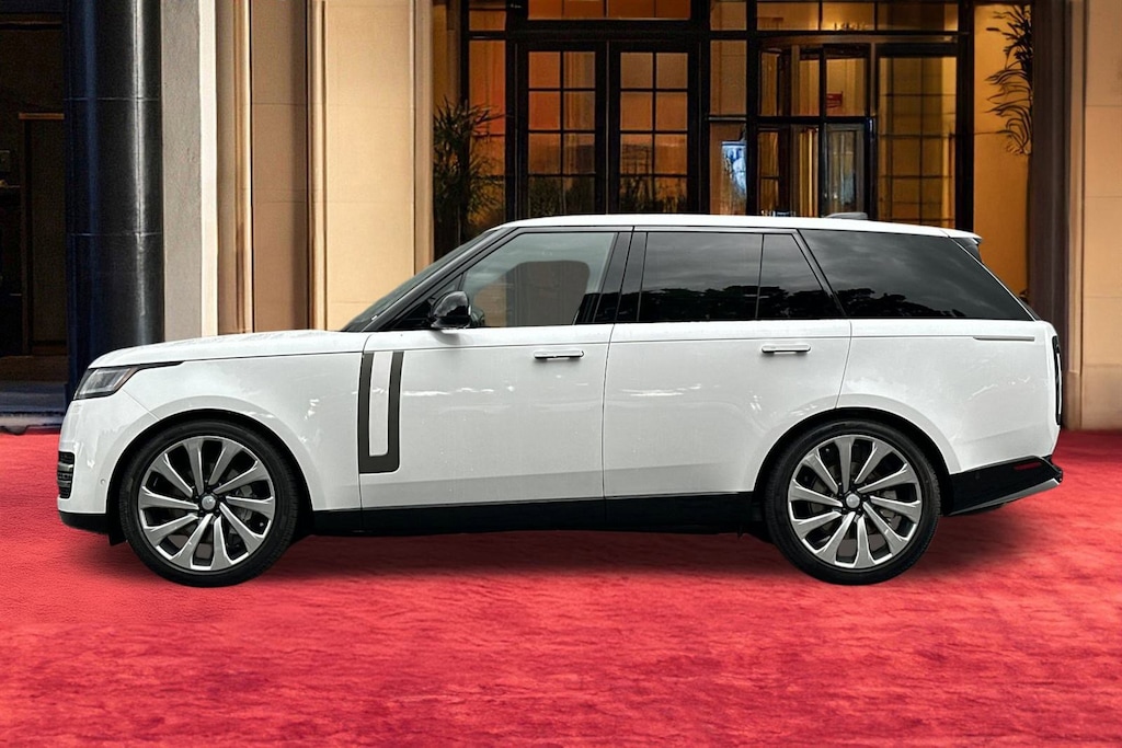 New 2025 Land Rover Range Rover P530 SE SUV