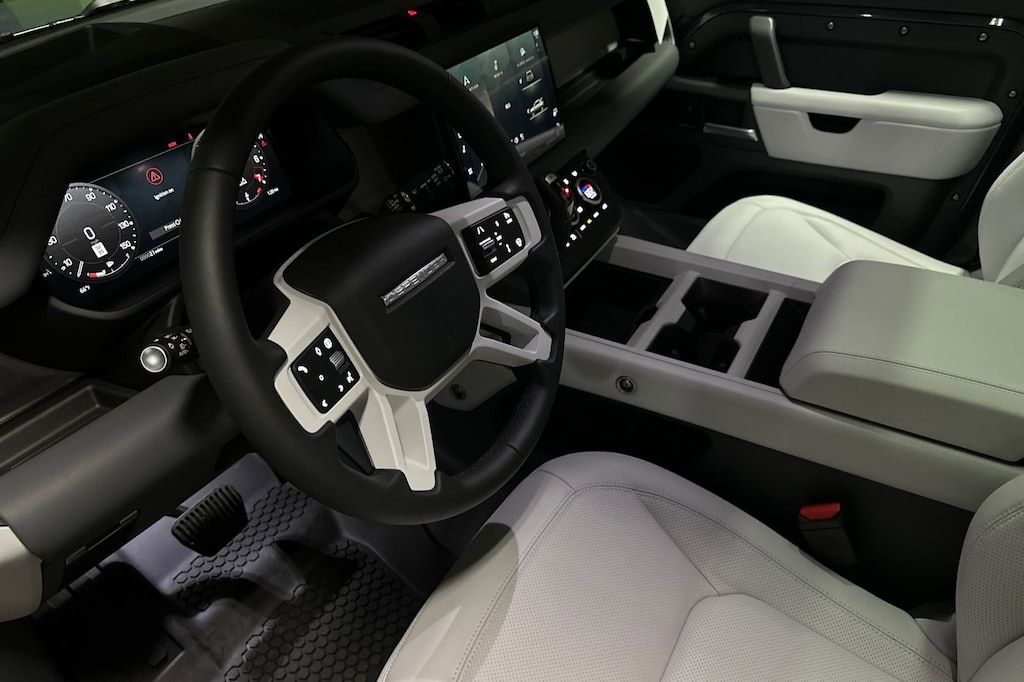 New 2025 Land Rover Defender 110 X-Dynamic SE SUV