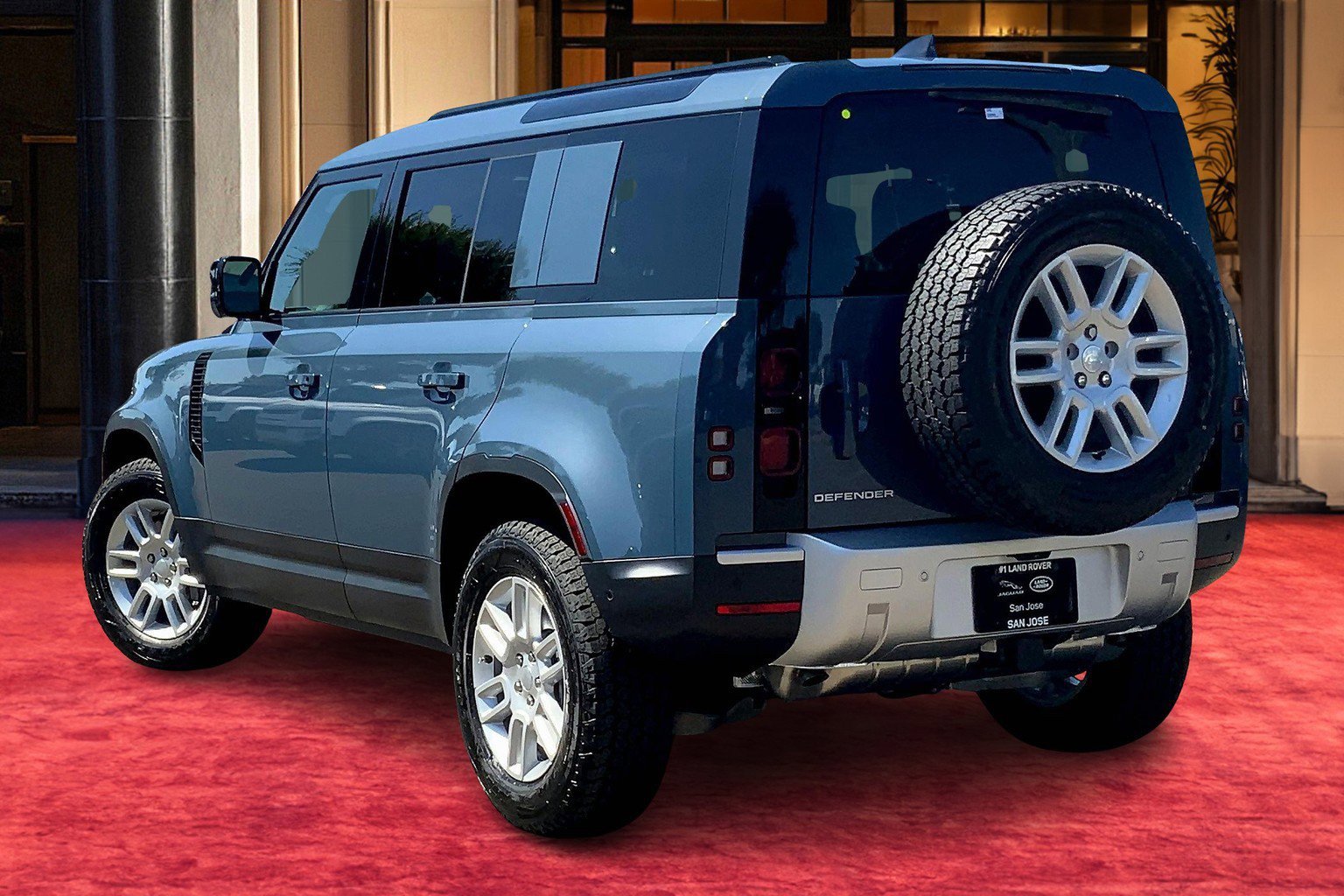 2025 Land Rover Defender 110 S photo 3