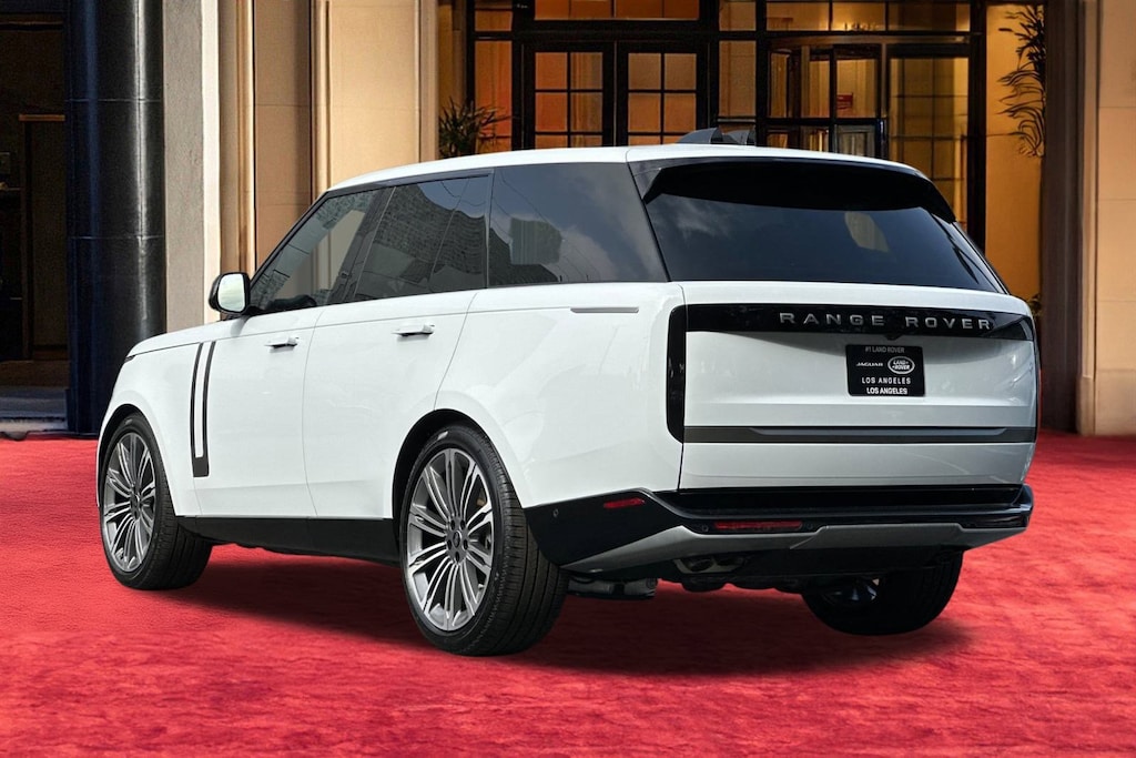 New 2025 Land Rover Range Rover P530 SE SUV