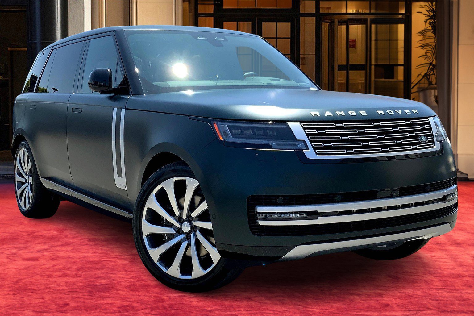 2025 Land Rover Range Rover Autobiography photo 2