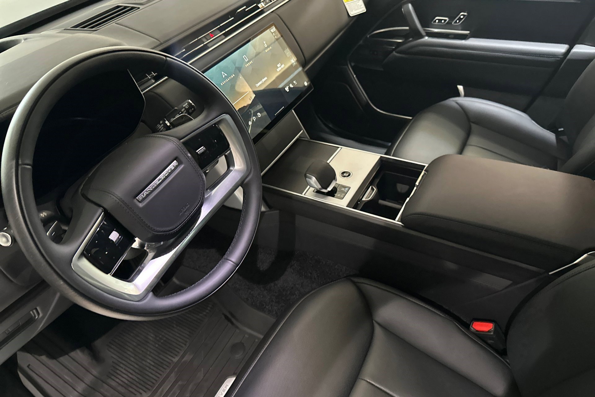 2025 Land Rover Range Rover Autobiography photo 3
