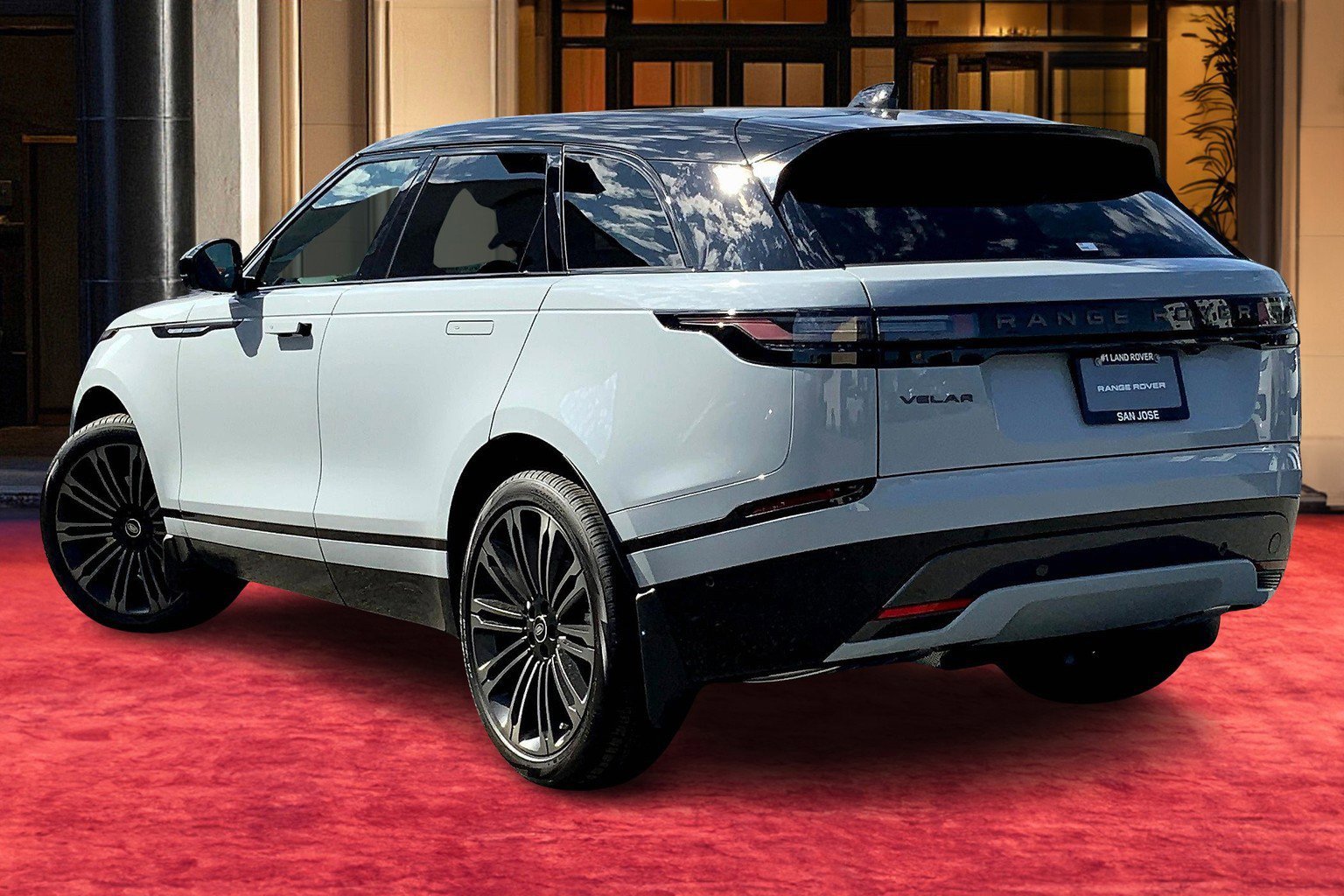 2026 Land Rover Range Rover Velar P400 Dynamic SE photo 2