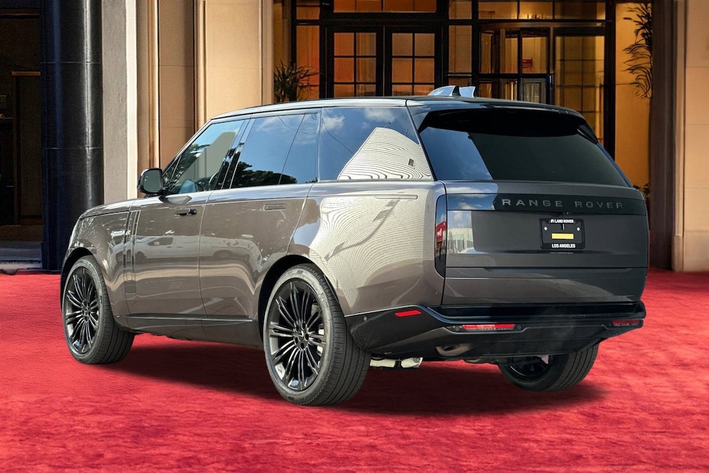 New 2026 Land Rover Range Rover P400 SE SUV