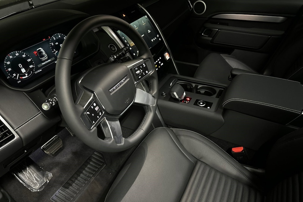 New 2026 Land Rover Discovery Tempest Edition SUV