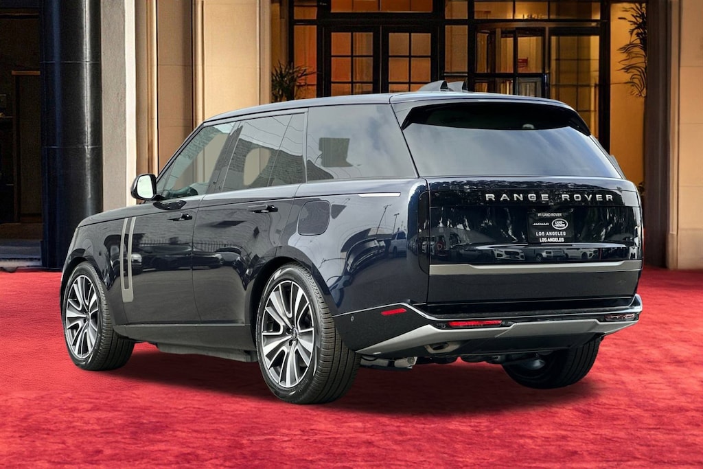 New 2025 Land Rover Range Rover P550e SE SUV